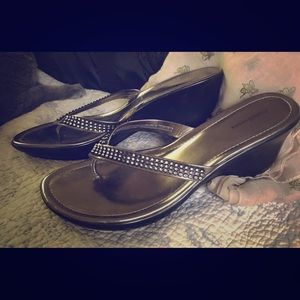 Wedge glam flip flops